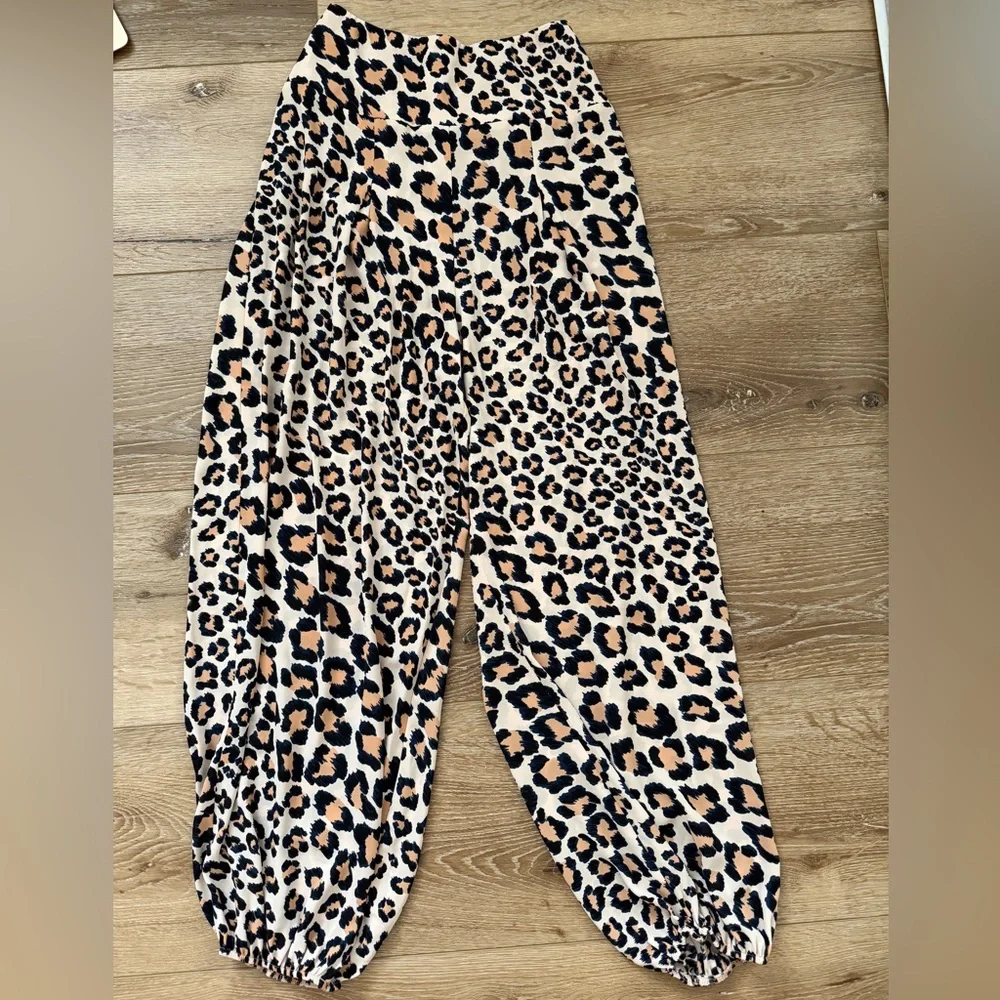 Victoria’s Secret Leopard Print Harem Pants Boho Smocked Waist XS‎